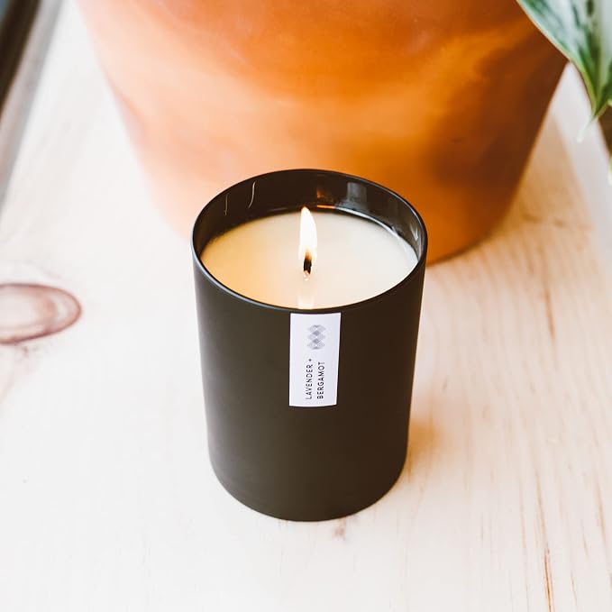 Lavender & Bergamot Scented Candle - Image 8