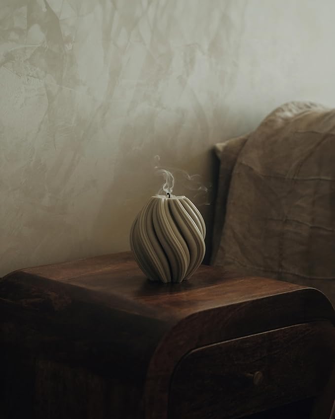 LAWA Swirl Candle - Image 2