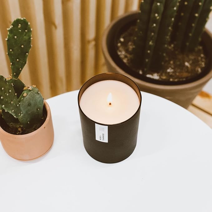 Musk & Teakwood Scented Candle - Image 6