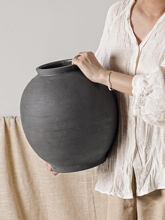 Black Ceramic Vase - Image 4