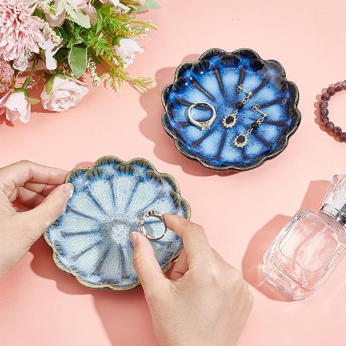 NBEADS 2 Pcs 2 Color Ceramic Jewelry Tray, Lotus Flower Shape Ring Dish Holder - Image 3