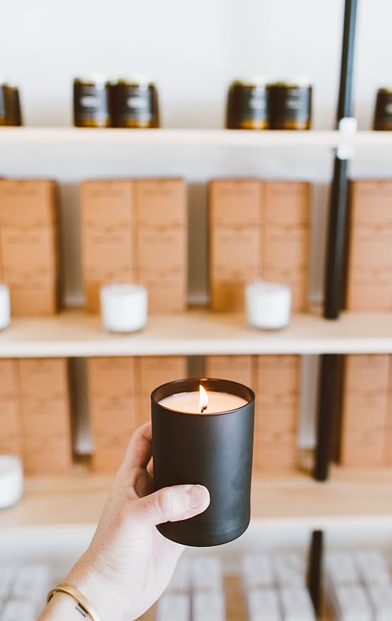Lavender & Bergamot Scented Candle - Image 7