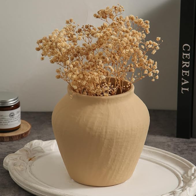 Farmhouse Ceramic Vase by ZSHLXM