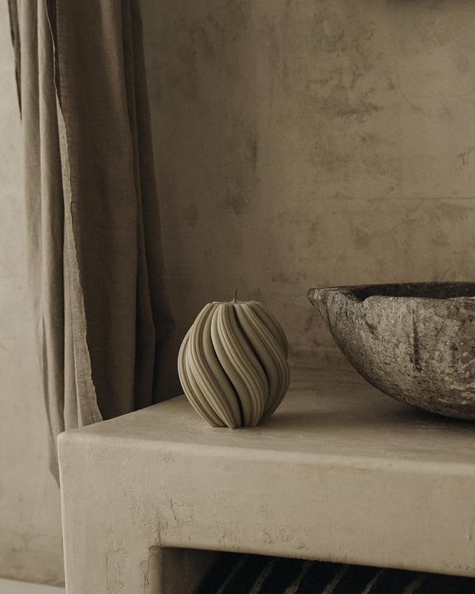 LAWA Swirl Candle - Image 3