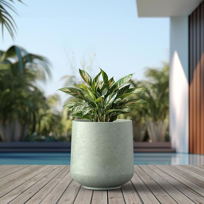 Kante Large Round Curved Mint Green Concrete Planter 16.5" Dia, Outdoor | - Image 3