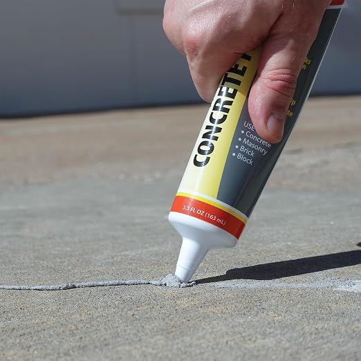 Red Devil 0645 Concrete Repair Patch, Cement Crack Filler, 5.5 Oz Squeeze Tube - Image 3