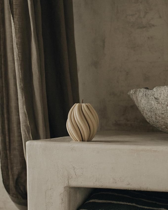 LAWA Swirl Candle - Image 2
