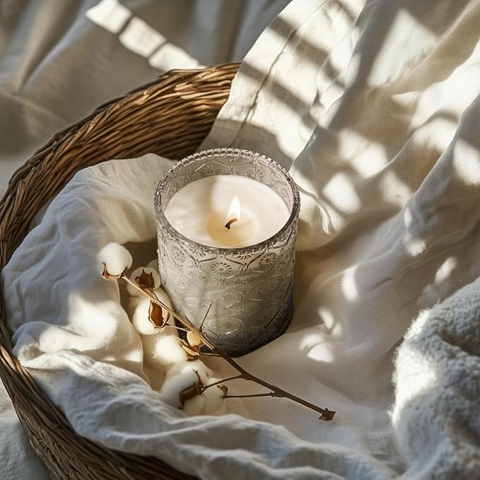 LA JOLIE MUSE Linen Cotton Clean Scented Candles - Image 3