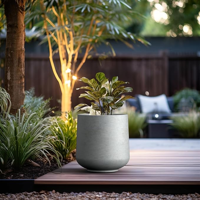 Kante Large Round Curved Pale Gray Concrete Planter 16.5" Dia, Outdoor | Rubber - Image 3