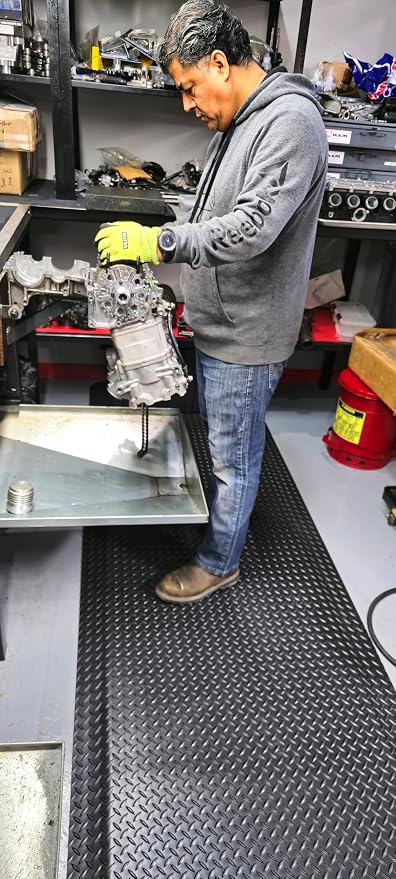 American Classic Diamond Plate Anti-Fatigue Mat – Closed-Cell Polymeric Sponge - Image 4