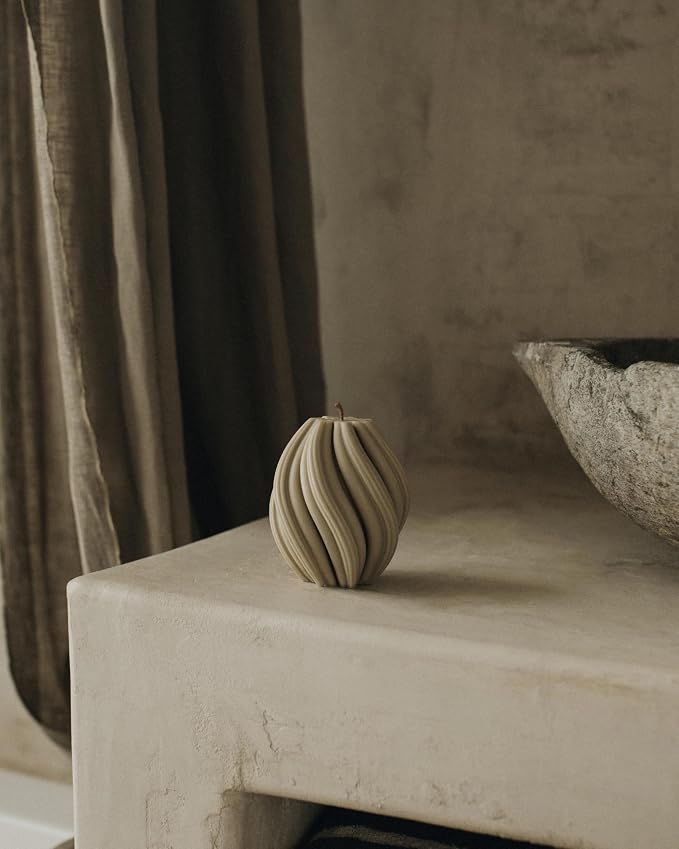 LAWA Swirl Candle - Image 2
