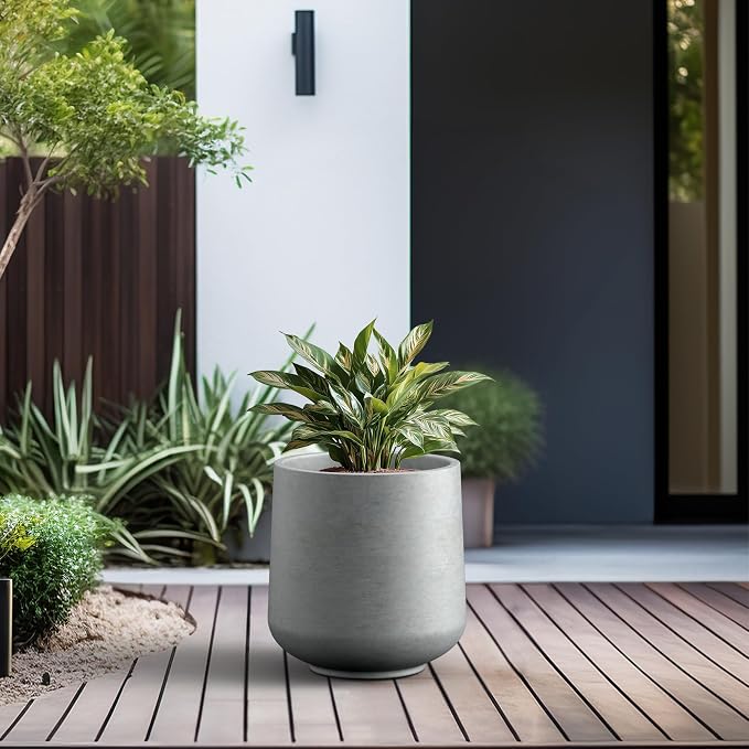 Kante Large Round Curved Pale Gray Concrete Planter 16.5" Dia, Outdoor | Rubber - Image 4