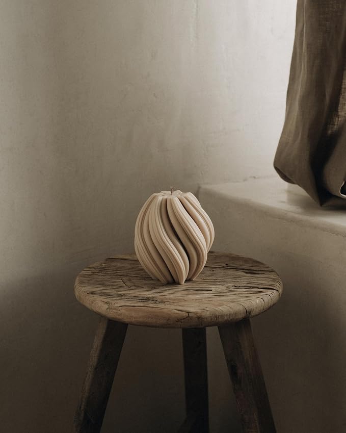 LAWA Swirl Candle - Image 2